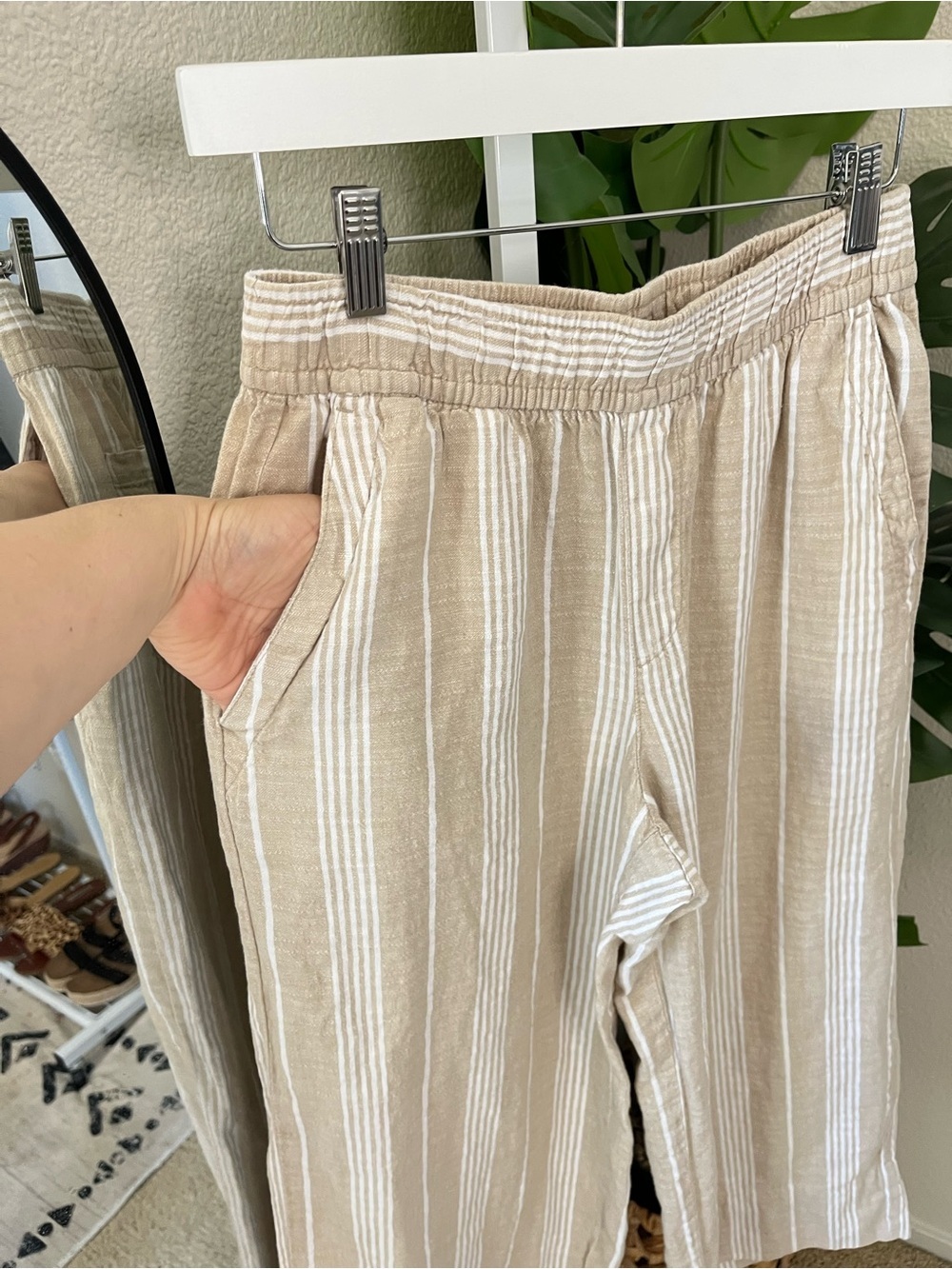 Old Navy Linen Blend Beige Striped Wide Leg Pull-On Cropped Pants Size Small - Picture 4 of 8
